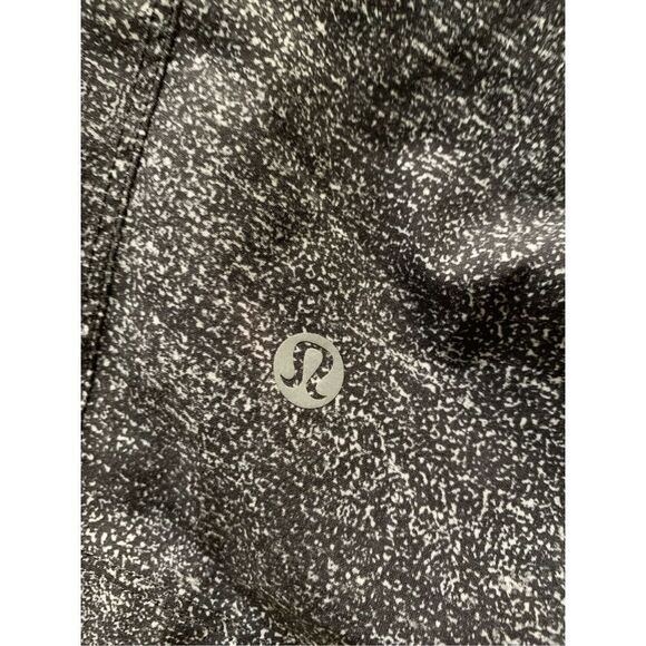 Lululemon T.H.E. Shorts with liner men's - Picture 3 of 4